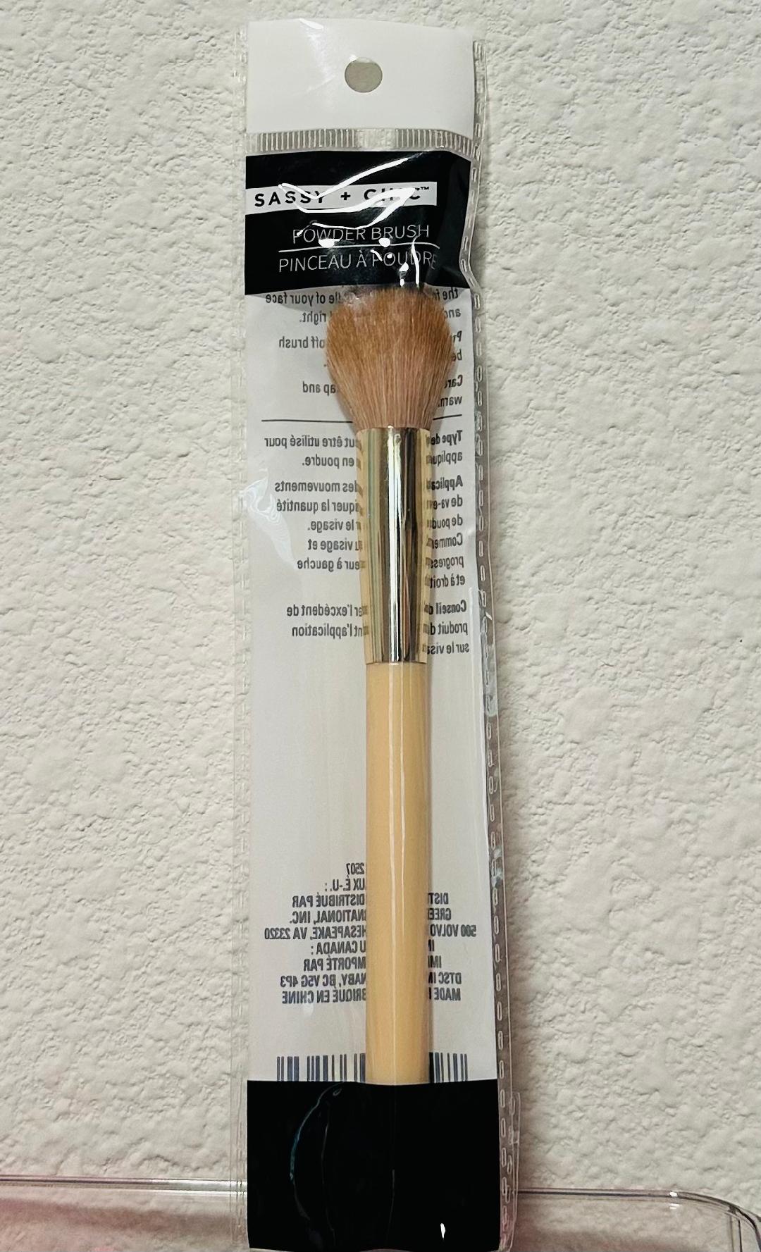 Sassy-Chic Powder brush
