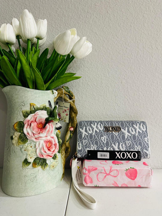 Gray & White XOXO wristlet wallet